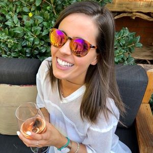 Meet your Posher, Julia